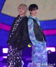 【ガルアワ】DXTEEN福田歩汰＆田中笑太郎、色違いリンクコーデ　背中合わせでクールに決める