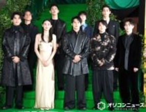 水上恒司、八木莉可子をエスコート「カッコいい…」歓声浴びる