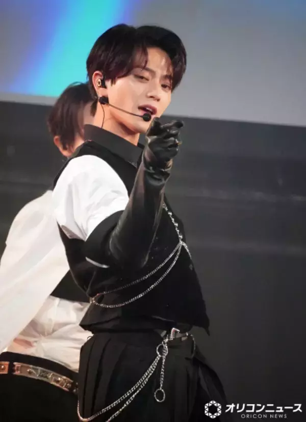 岩瀬洋志、TORINNERとして初ダンスパフォーマンス披露　メンバーに感謝「カムサハムニダ」