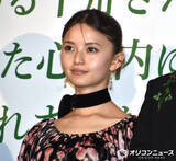 「齋藤飛鳥、華やかなパンツスタイルで登場　アニメーション映画に「圧倒される」」の画像1