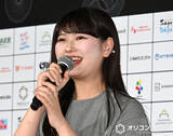 「“おひなさま”長浜広奈、人生初レッドカーペットでフライング　一度引き返すハプニングも「夢の中にいるみたい」と喜び」の画像1