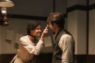 『ばけばけ』ヘブン、“大切で悲しい記憶”を語る　第53回場面カット