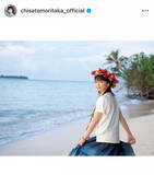 「56歳・森高千里、デビュー38周年を記念し“南国サイパン”で撮影　美脚まぶしいショットも「全然オバさんにならないよねー」「スタイルも変わらない」」の画像1