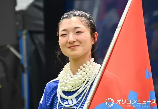 坂本花織、インパクト抜群ファッションでサッカーイベント登場「ネックレスがなかなか重くて（笑）」