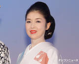 「藤あや子、胸元“ざっくり”タイトドレス姿にファン騒然「目のやり場に困る」「色気プンプン」」の画像1