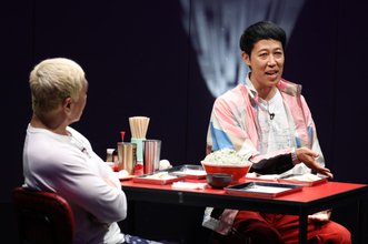 小籔千豊、『笑ってはいけない』で大御所俳優に全力ビンタ→まさかの反応に衝撃「すいませんって一回も言わさず……」