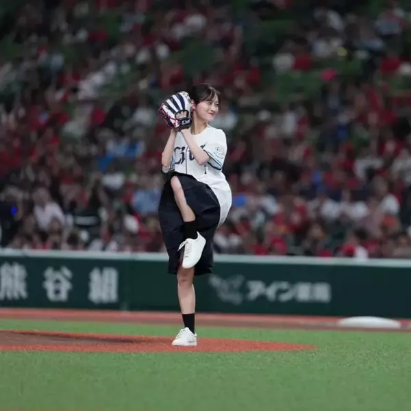 山下美月、背番号「１」で始球式　ポニテ揺らし見事な投球「この夏を西武に捧げようと思います！」