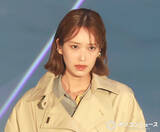 「【ガルアワ】元日向坂46佐々木久美、トレンチコートを長身スタイルで抜群の着こなし　トップバッターに次ぐ2番手で登場」の画像1