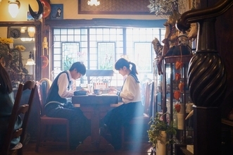 「この秋一番泣ける恋愛ドラマ」…いきなり切なすぎ 高校卒業式の日に交際開始→進学・遠恋で“限界”  『すべ恋』第1話あらすじ