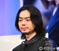 菅田将暉、妻夫木聡とスパーリングで「いつもボコボコに（笑）」　プライベートで通っているジムが同じ「妻夫木聡がどれだけ強いか」