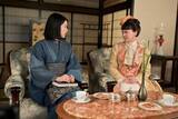 「『風、薫る』直美は捨松に翻訳の相談をするため、大山家を訪れる　第24回場面カット」の画像1