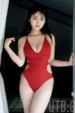 「豊田ルナ、“三刀流”の輝き放つ圧巻ボディ　15ページ超ロンググラビア披露『UTB:G Vol.10』」の画像1