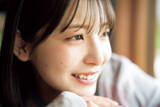 「日向坂46渡辺莉奈、17歳の夏ピュアグラビア　『マガジン』表紙＆巻頭で抜群の透明感」の画像1