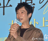 「52歳・堺雅人、老眼でアドリブ　ネックレスつけるシーンで視界がぼやけ「見えない…」」の画像1