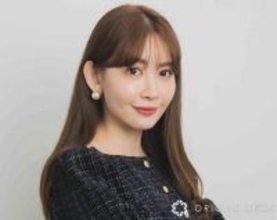 小嶋陽菜、ピタピタミニ丈“スパッツ”から太もも全開「いつまでもマシュマロボディ」「ギャップ萌え」