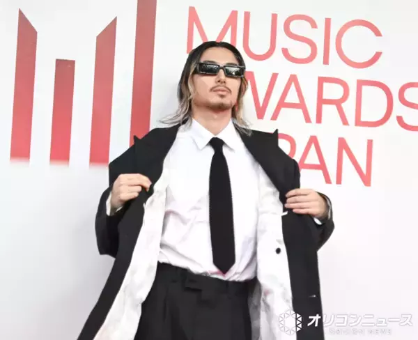【MAJ2026】藤井 風、衣装のポイントは“Sustainable”　記者に投げキスの神対応も