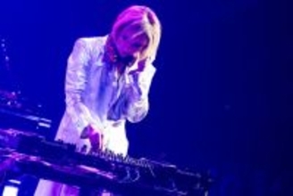 YOSHIKI、首の手術後初フルコンサート完走　ドラムソロやDJ×ピアノ演出も