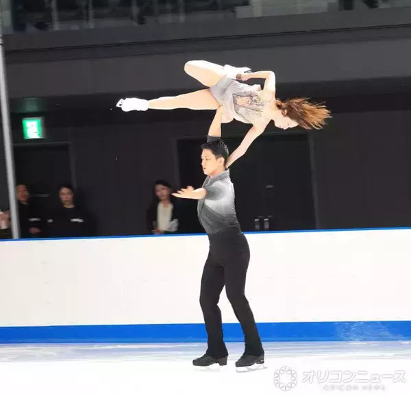 木下グループ、“豪華すぎる”入社式　三浦璃来＆木原龍一ペア、浅田真央らが登場　新入社員には島田高志郎