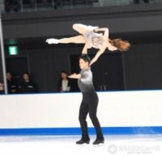 木下グループ、“豪華すぎる”入社式　三浦璃来＆木原龍一ペア、浅田真央らが登場　新入社員には島田高志郎