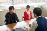 「『夫に不倫をお願いされました』9話、離婚届の提出日…区役所で思わぬ出会い【あらすじ】」の画像1