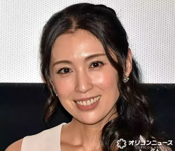 雛形あきこ、“娘”とダブルピース2ショット「何となく似てる」「こんな笑顔が見たかった」