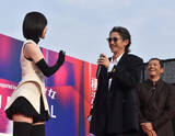 「【横浜国際映画祭】窪塚洋介＆池内博之、ドラマ『GTO』コンビが絶妙ボケで笑わせる　“あの塚”と“あの内”に」の画像1