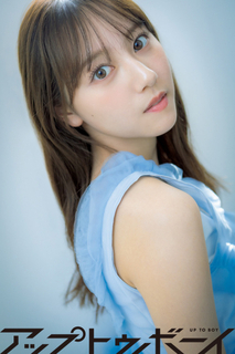 日向坂46・平岡海月、クラゲモチーフの衣装で圧倒的な透明感とピュアな美しさを見せる
