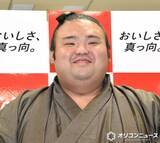 「元貴景勝・湊川親方、優勝額バックに“激変”姿「同じ人物とは思えません…」「ふくらはぎは現役ですね」」の画像1