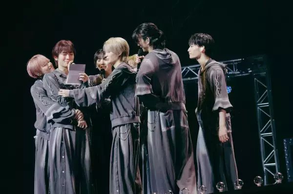 原因は自分にある。デビュー7周年記念イベント開催　涙で称え合った深い絆、ファンへの止まらない感謝【オフィシャルライブレポート】