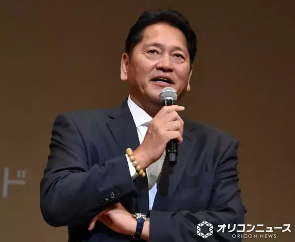 元俳優・榎本加奈子さん、夫・佐々木主浩氏とマリナーズ球場で2ショットの近影披露「相変わらずお綺麗です」「佐々木さんご夫婦、素敵すぎます」