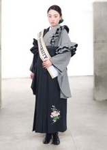 “日本一の大学生“ミスユニバーシティ2025日本大会グランプリ・飯田樺楽、オリジナルの卒業式袴姿を披露
