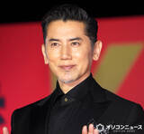 「本木雅弘、撮影中に2度落馬もばっさりカット　ユースケ・サンタマリアが証言」の画像1