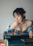 「岡田紗佳、豊満バストのぞくTシャツ姿　『週刊SPA!』で圧巻の美スタイル披露」の画像1