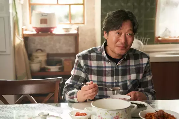 『梨泰院クラス』ユ・ジェミョン、『愛の不時着』キム・ヨンミンや人気YouTuberも　韓国映画『あな母』、助演キャストの場面ショット公開