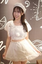 鈴木ふみ奈、ゴージャス美ボディのふわもこクリスマスコス披露　タコベル1日店長イベントで自身プロデュース「クリスマスベルボックス」発売