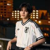 「長尾謙杜、「アディダス オリジナルス」キャンペーンに登場　「SAMBA」スタイルで情熱のストーリー表現」の画像1