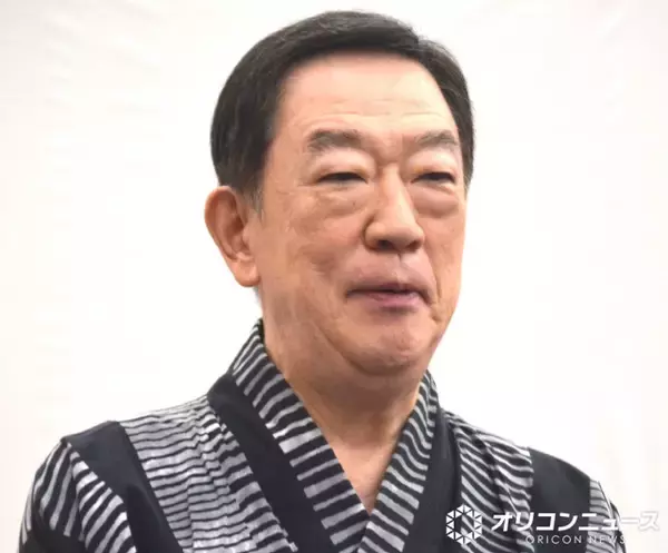 70歳・坂東彌十郎「本当に孫たちが居てくれて良かった～」　“おじいちゃんの顔”のぞく日常ショットに反響「お孫さん、大きくなられたのですねぇ」「優しい影絵いいですね」