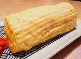 「「明日のお弁当これにします」「どんな味なんだろう…！」卵焼きに“梅干し”を入れる簡単アレンジ」の画像1