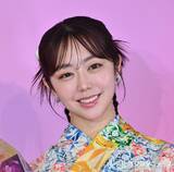 「峯岸みなみ、最新ノロケ話で照れ笑い　夫からの“暗闇かくれんぼキス”を告白」の画像1