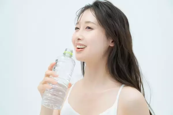 「“なんとなく不調”を放置してない？」寒いから水を飲まない人ほど要注意…隠れ脱水対策アイテム5選