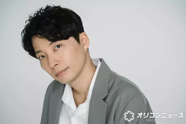 「結婚指輪前からされてましたっけ、、、！」星野源が公開した写真に反響「これまたワイルドお髭」「変な声出た笑」