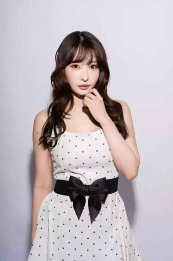 “美しすぎるドラマー”大野真依、ボディラインあらわなチューブトップで魅了