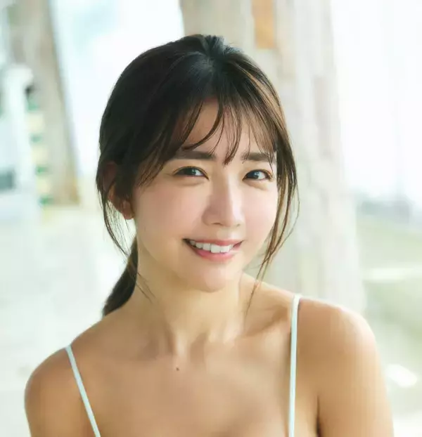 令和最強のコンプラ女・天羽希純、過去最大露出の写真集「BONUS」がヒット「男の子って単純だなーってニコニコしてます」