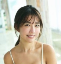 令和最強のコンプラ女・天羽希純、過去最大露出の写真集「BONUS」がヒット「男の子って単純だなーってニコニコしてます」