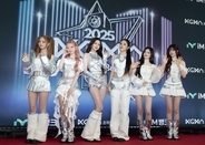 【KGMA】IVE、4冠達成「誇らしい」　レイが新ヘアスタイルお披露目「7時間かかりました」
