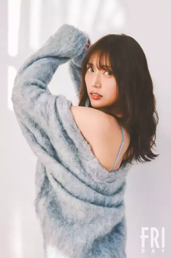 美しすぎるラウンドガール・羽瀬レイナ、「あの博多美人」が大胆衣装で『FRIDAY』初登場