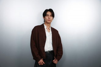 中川大志、初の刑事役に「手袋つけて規制線くぐって…“これこれ！”と（笑）」佐々木蔵之介との共演に感慨