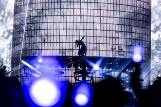 【ライブレポート】Ado、気球で舞った東京ドーム　圧倒的パフォーマンスと「変わることができない私を受け入れたい」と涙した決意のMC