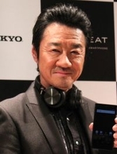 70歳・大友康平、7歳下妻とのなれ初めは「一目惚れ」　現在の仕事に共演者驚き「ええ～！」