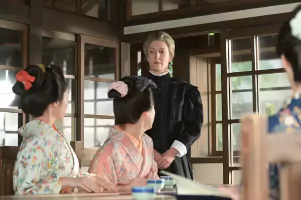 『風、薫る』いよいよ翻訳の発表の日がやってきた　第25回場面カット